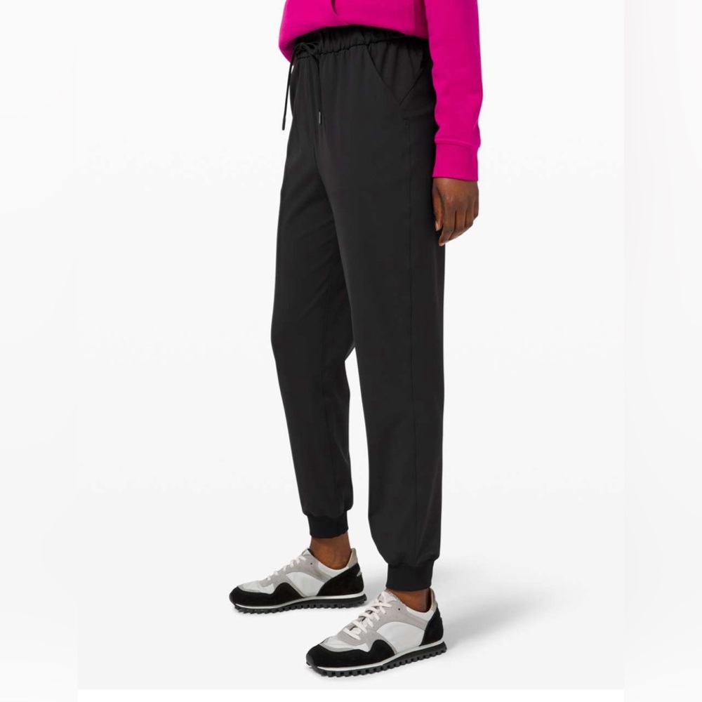Lululemon Athletica Keep moving black Joggers size 2